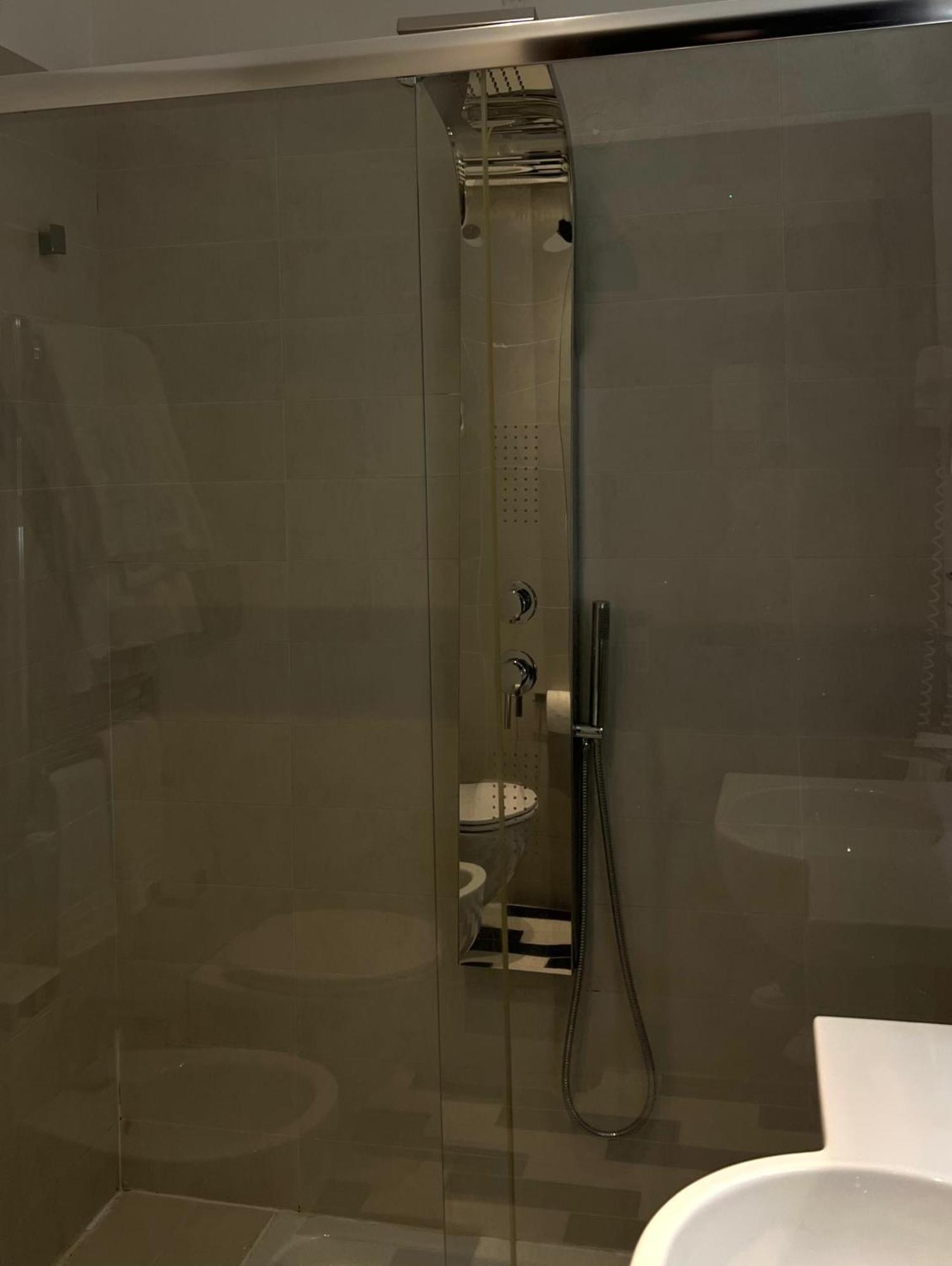 Double Room,1371164474:JPEG