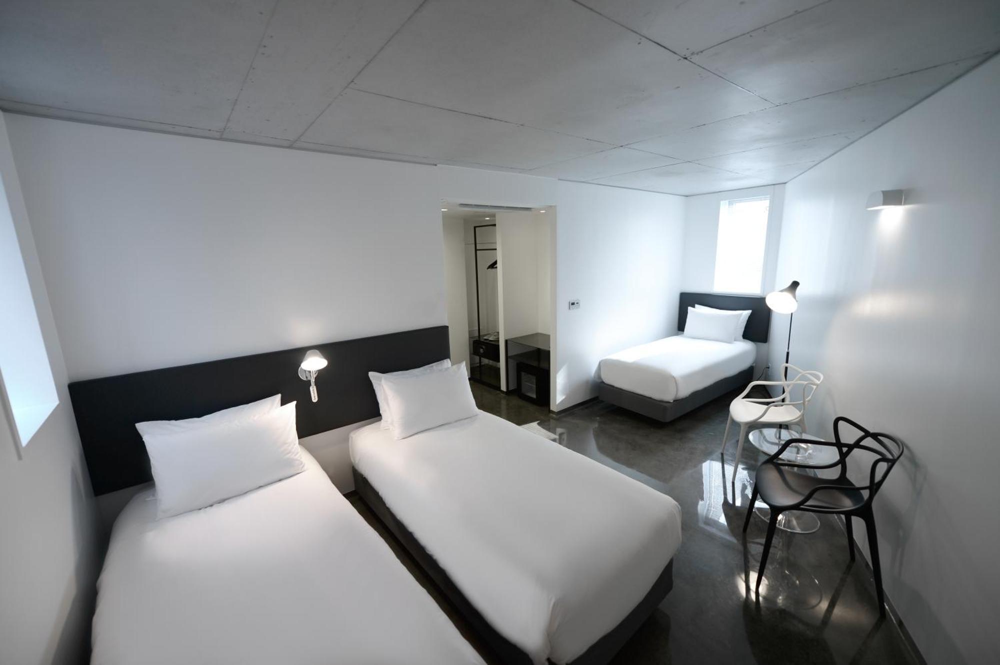 Triple Room Shower,1588237642:JPEG
