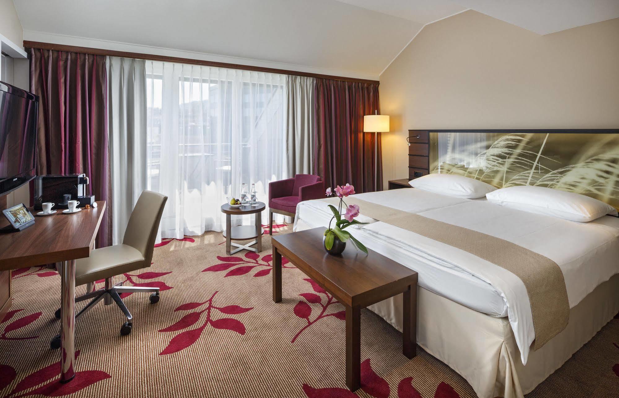 Deluxe King or Twin Room with Balcony