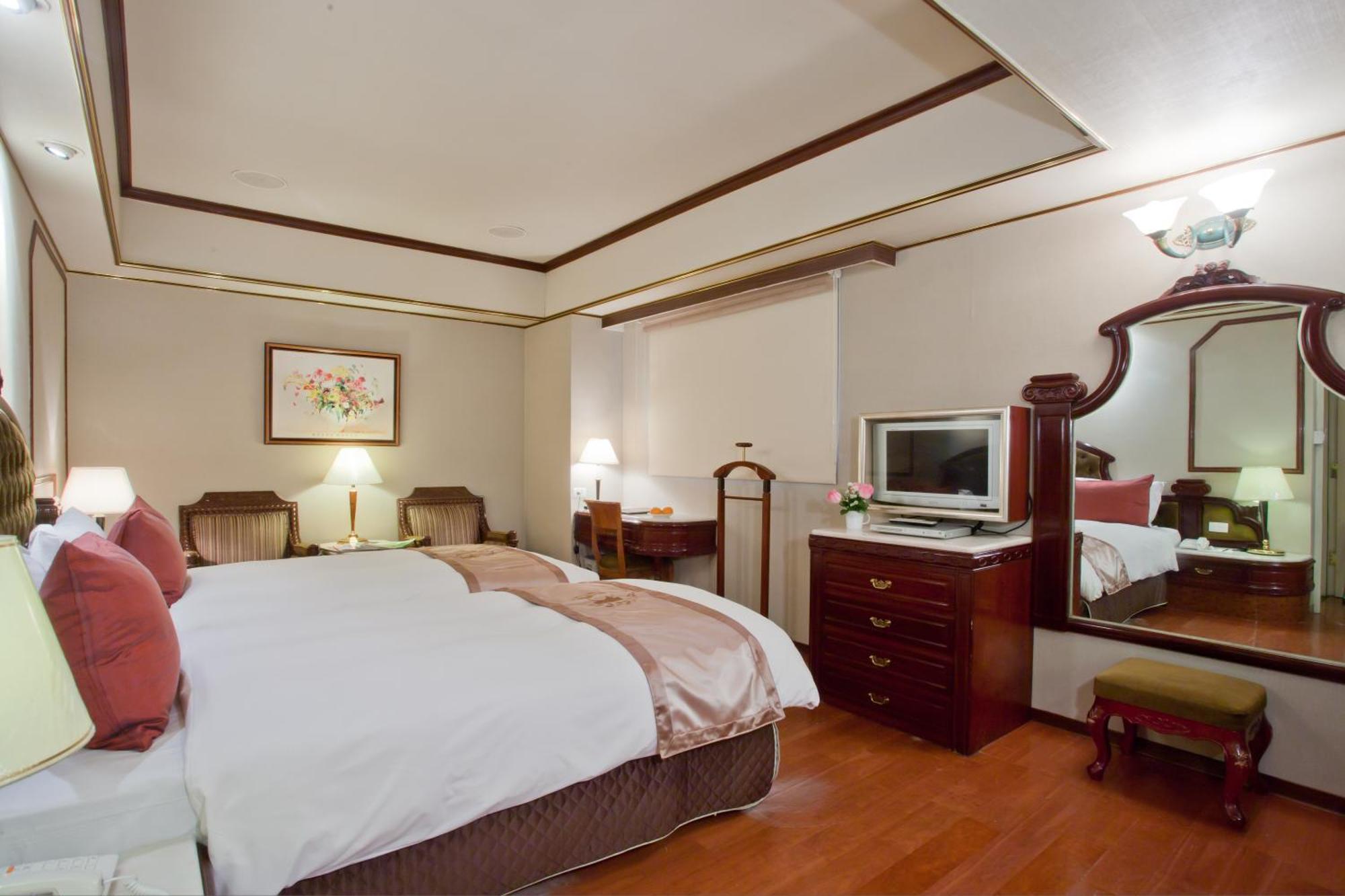 Classic Twin Room