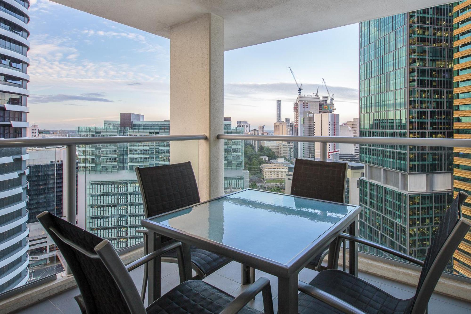 One-Bedroom City View Apartment