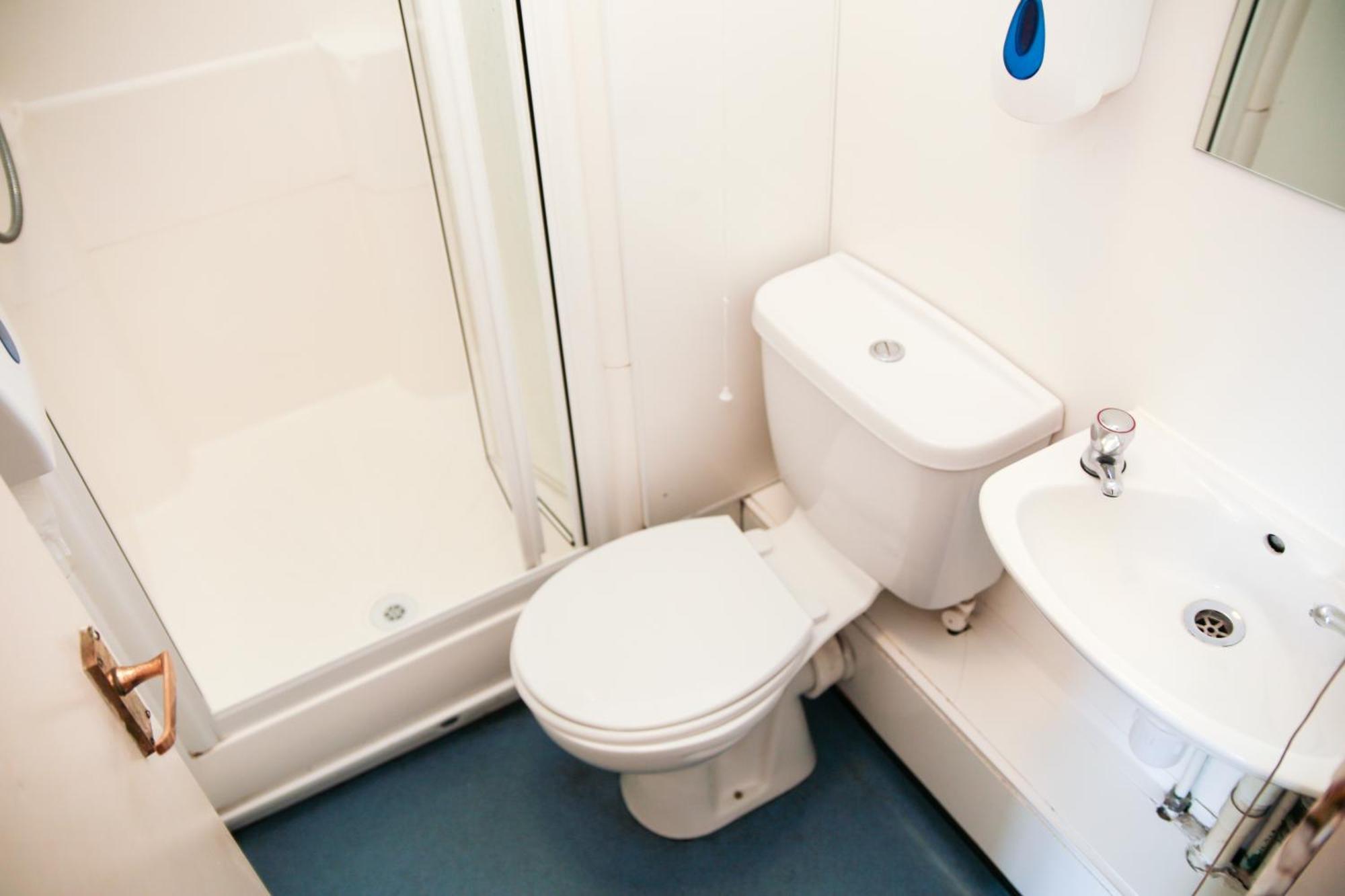 Single Room Private Bathroom,829892960:JPEG