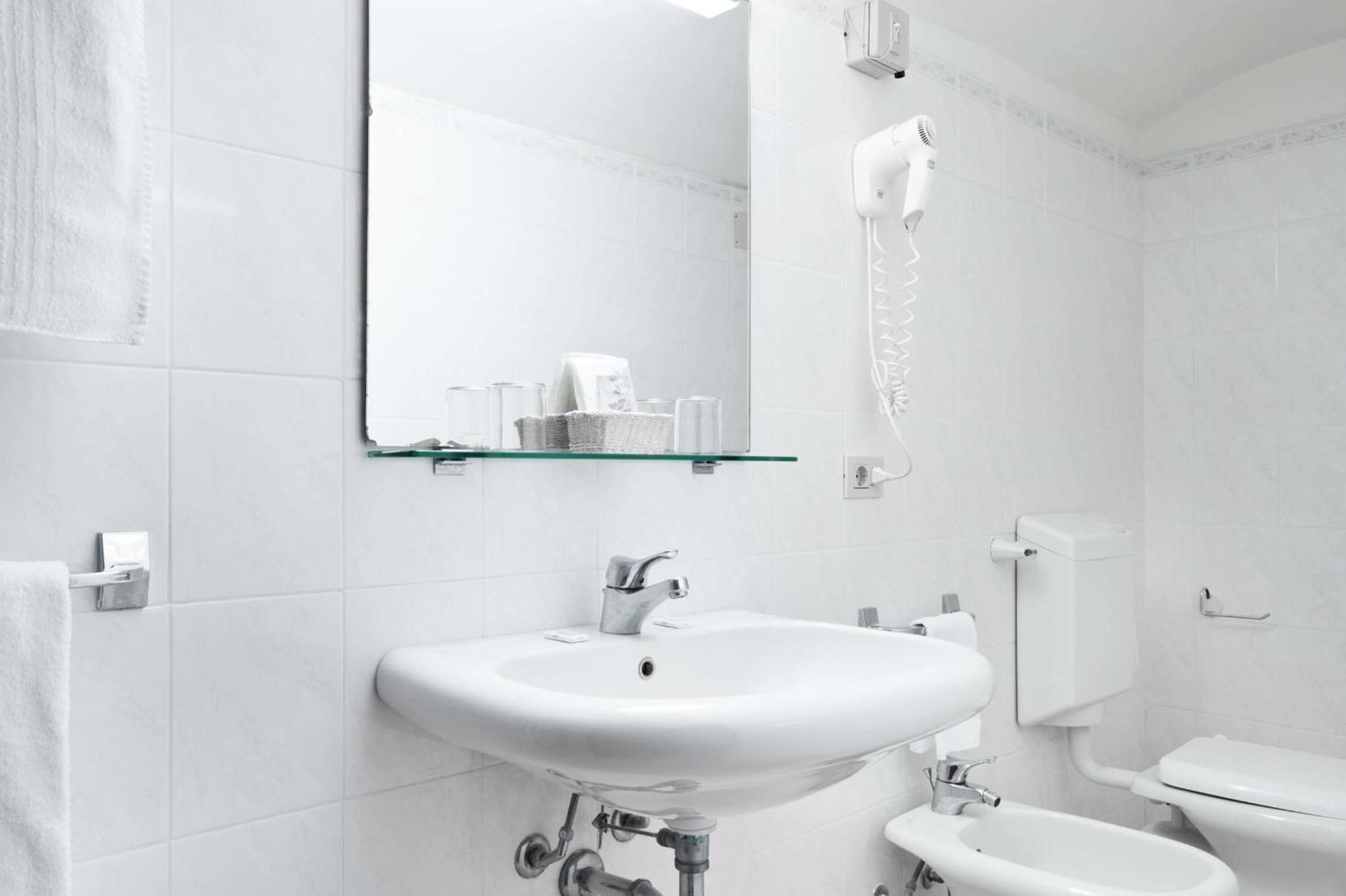 Deluxe Double or Twin Room City View