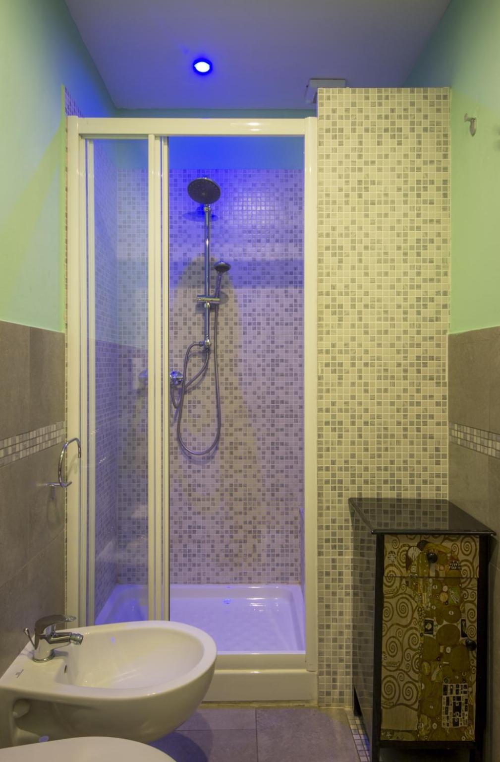 Double or Twin Room Private External Bathroom