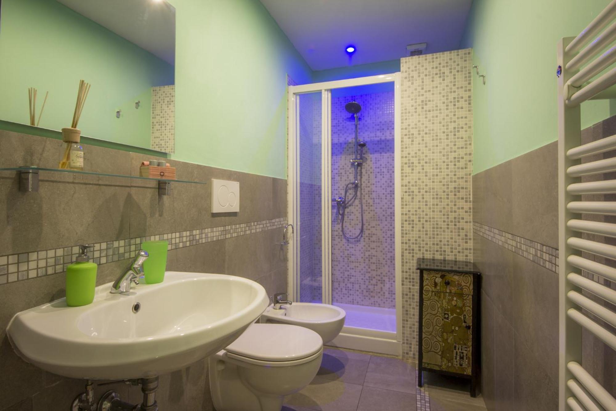 Double or Twin Room Private External Bathroom