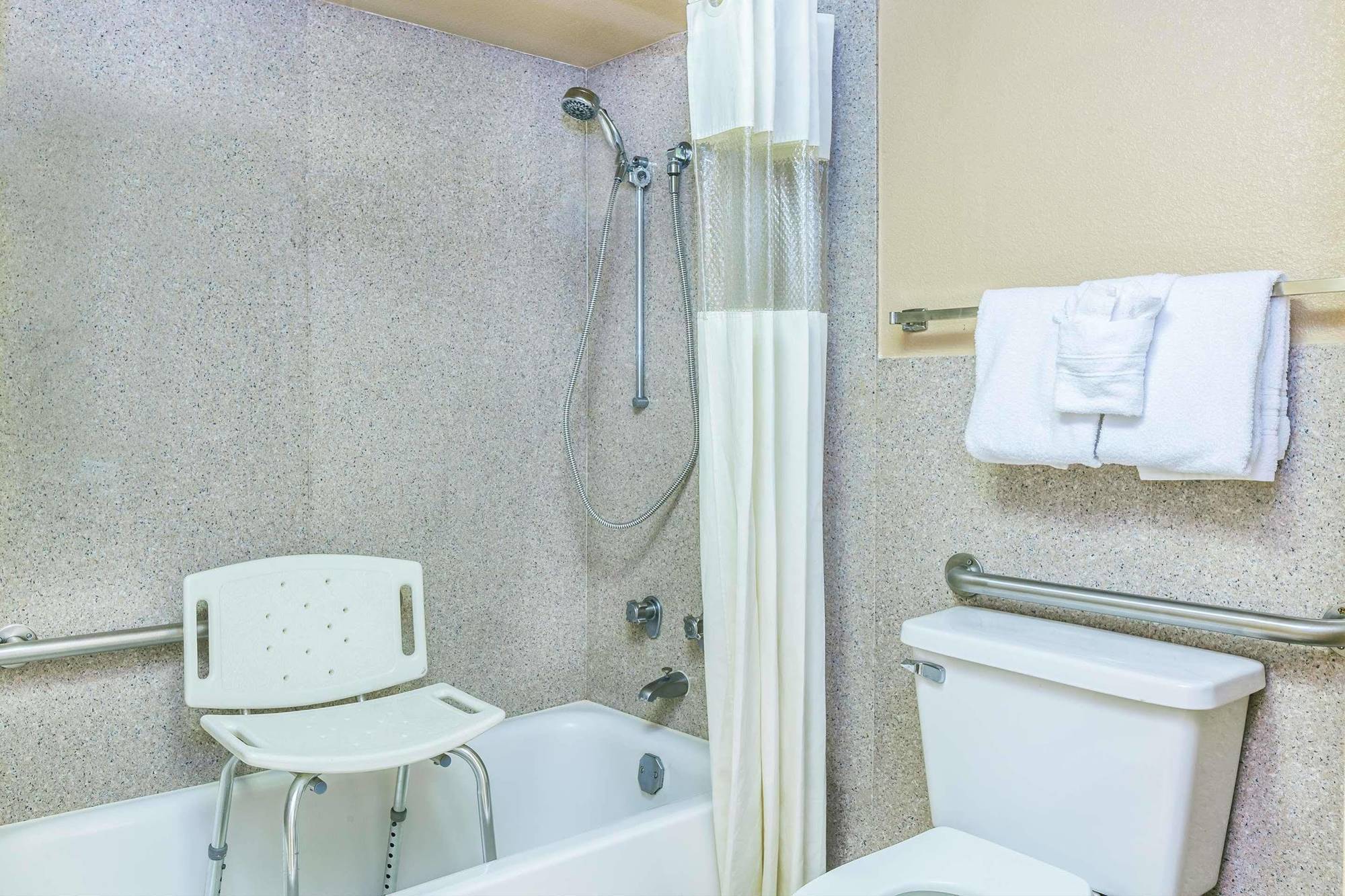 King Room - Mobility Access/Non-Smoking