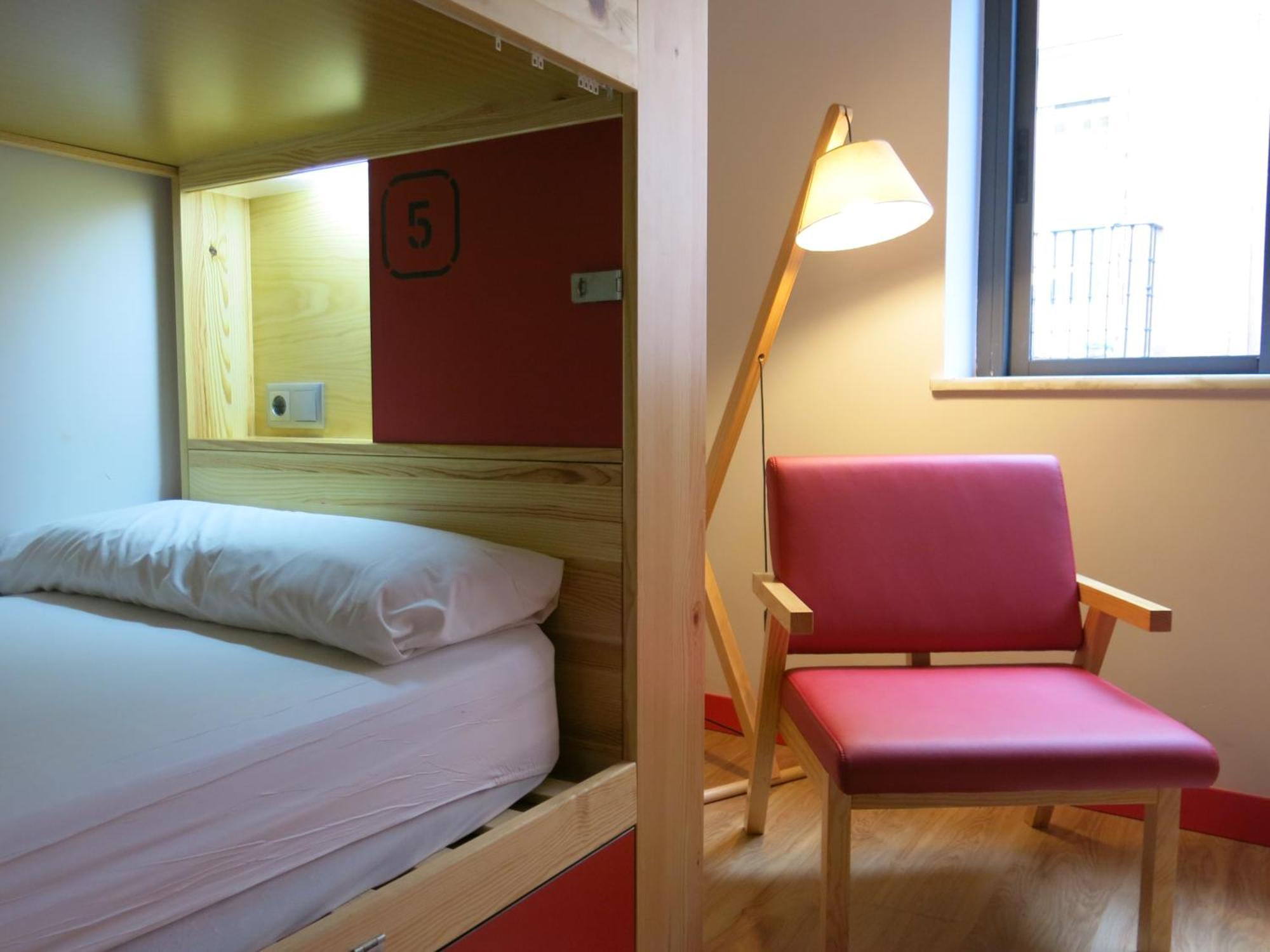 Bed in 6-Bed Mixed Dormitory Room