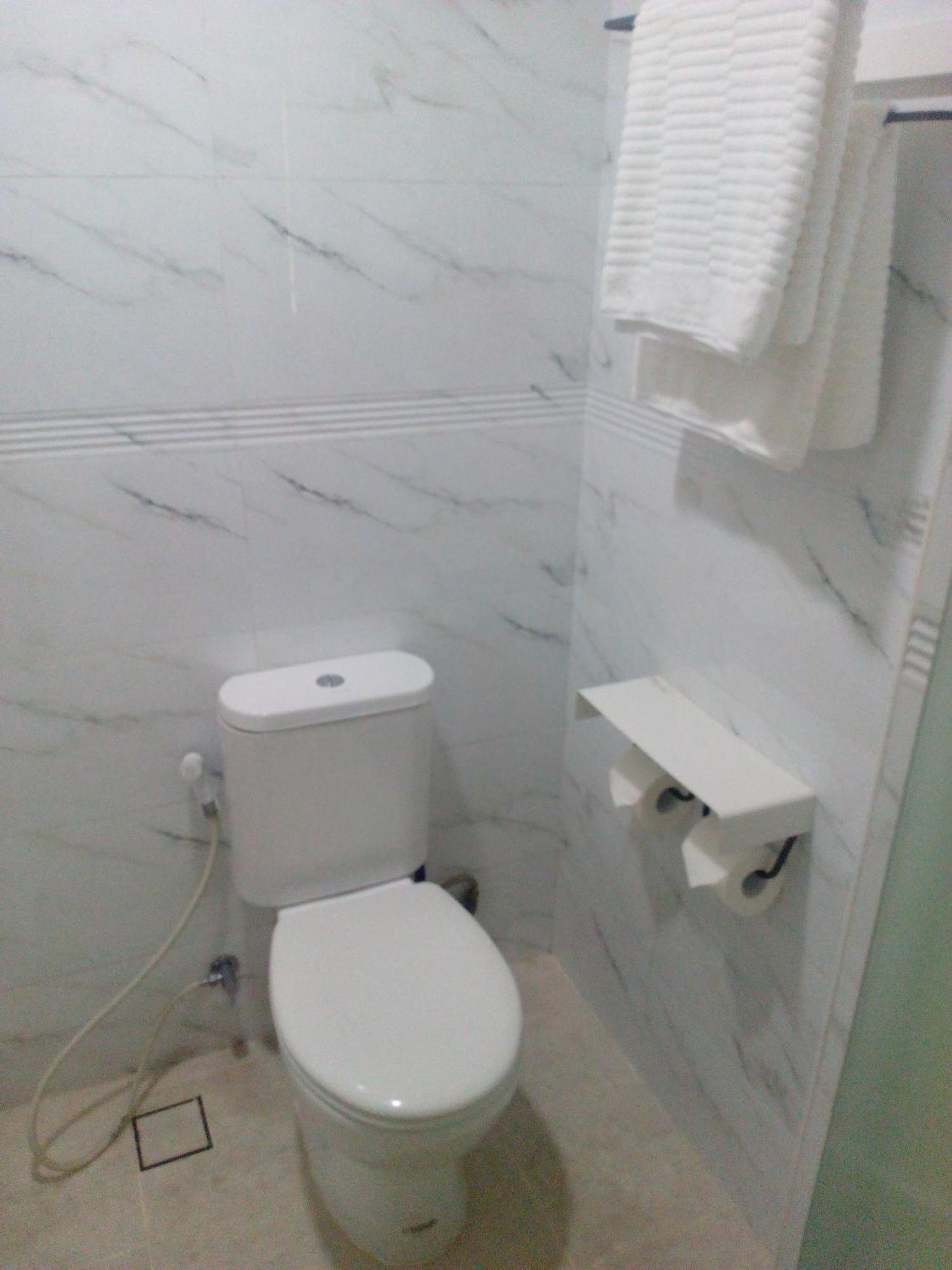 Standard Queen Room,712403482:JPEG