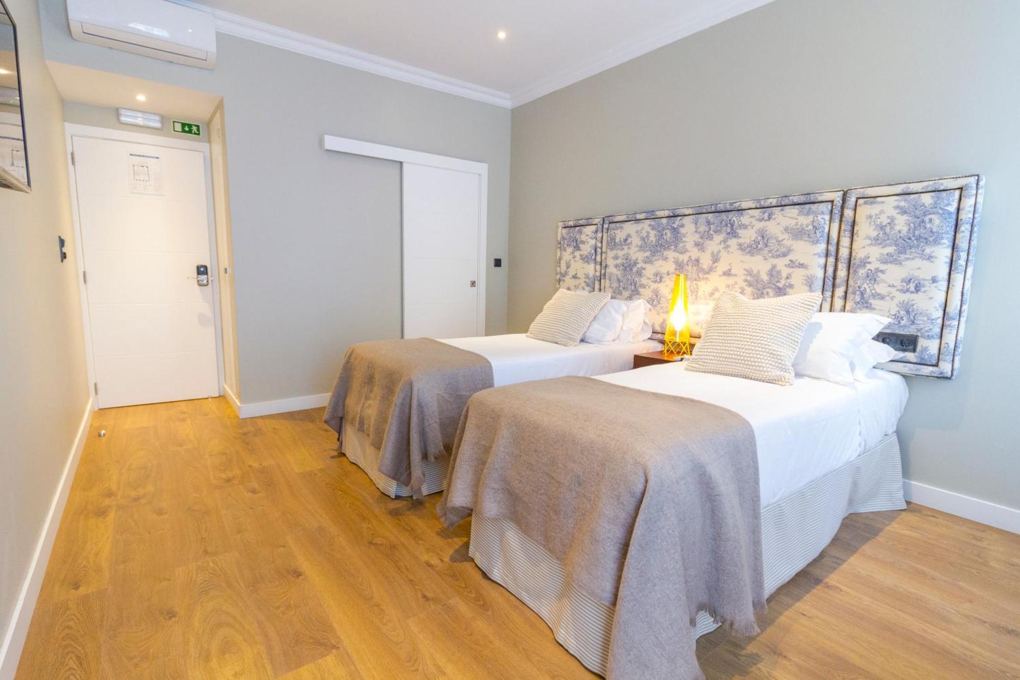 Double or Twin Room Private Ensuite Bathroom