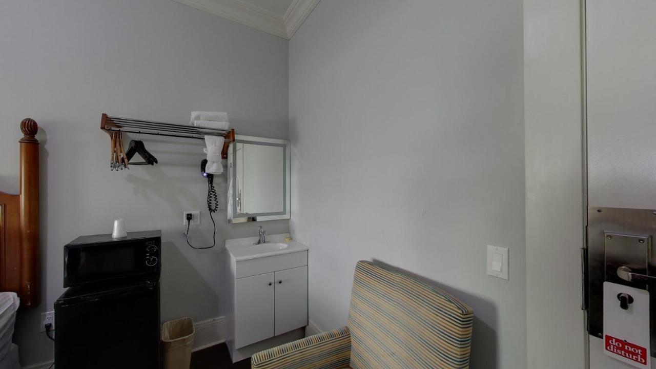 Standard Double Room with Shared Bathroom