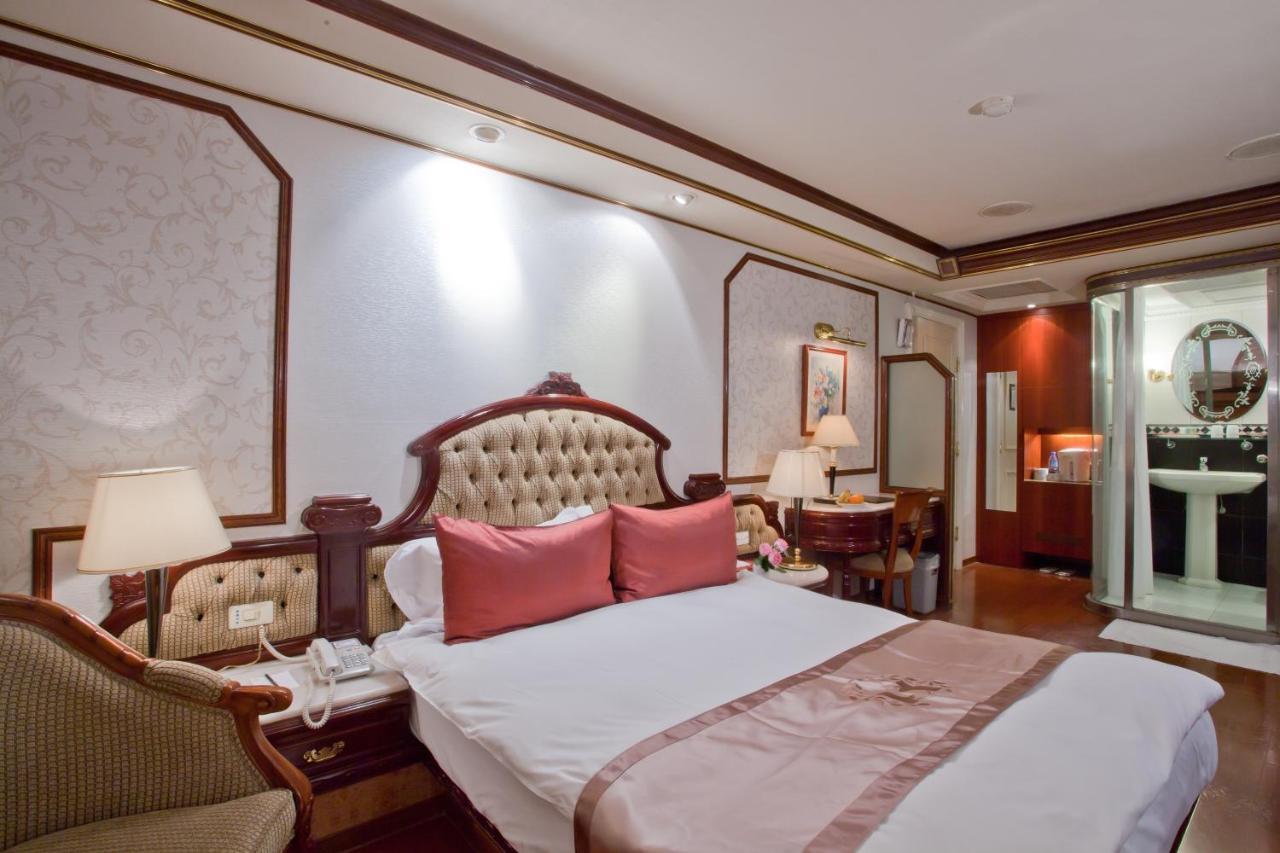 Classic Double Room