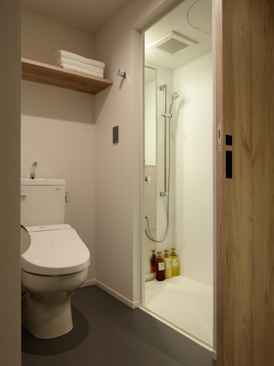 Double Room with Private Shower and Toilet