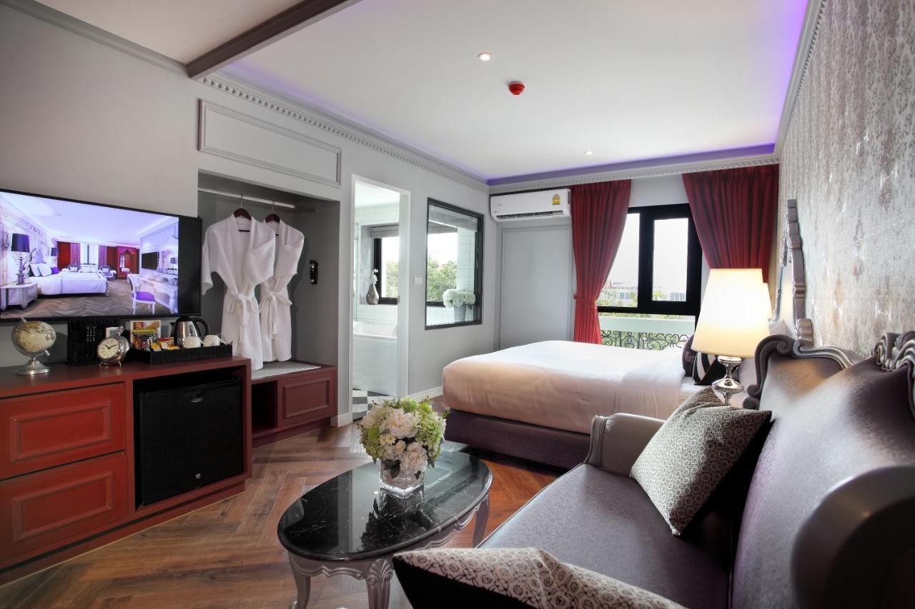 Premier Double Room Street View with Spa Bath