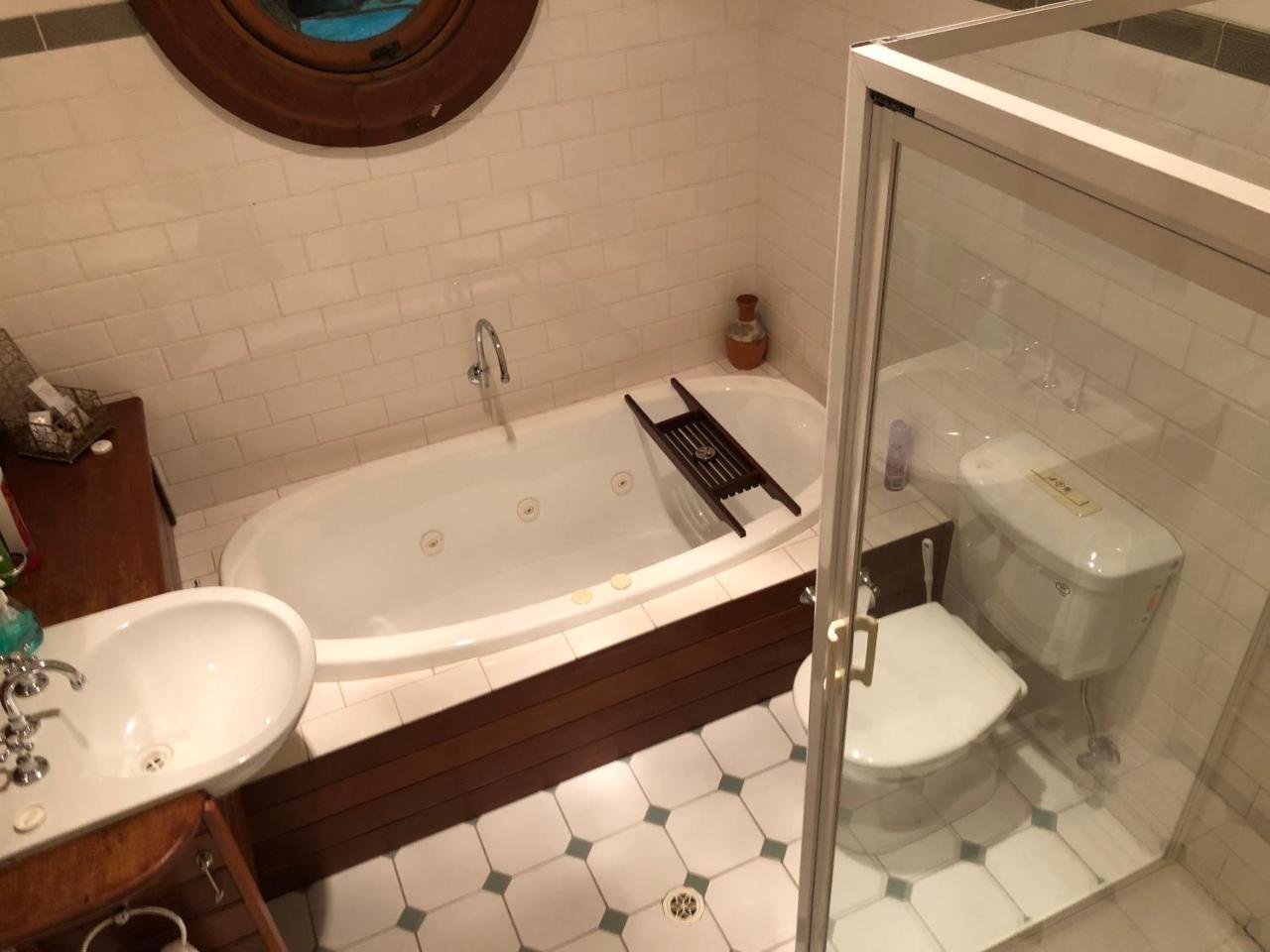 Queen Room with Spa Bath,758558956:JPEG