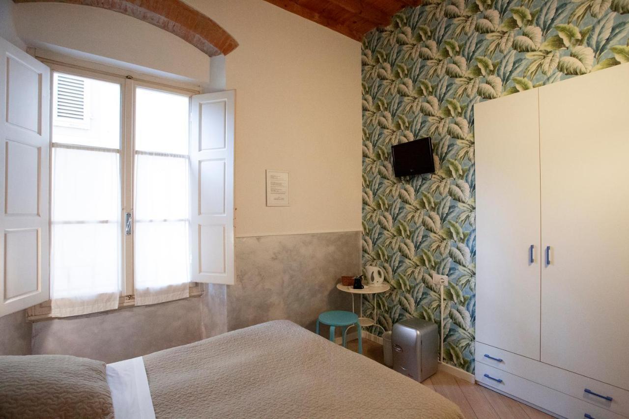 Single Room Private External Bathroom