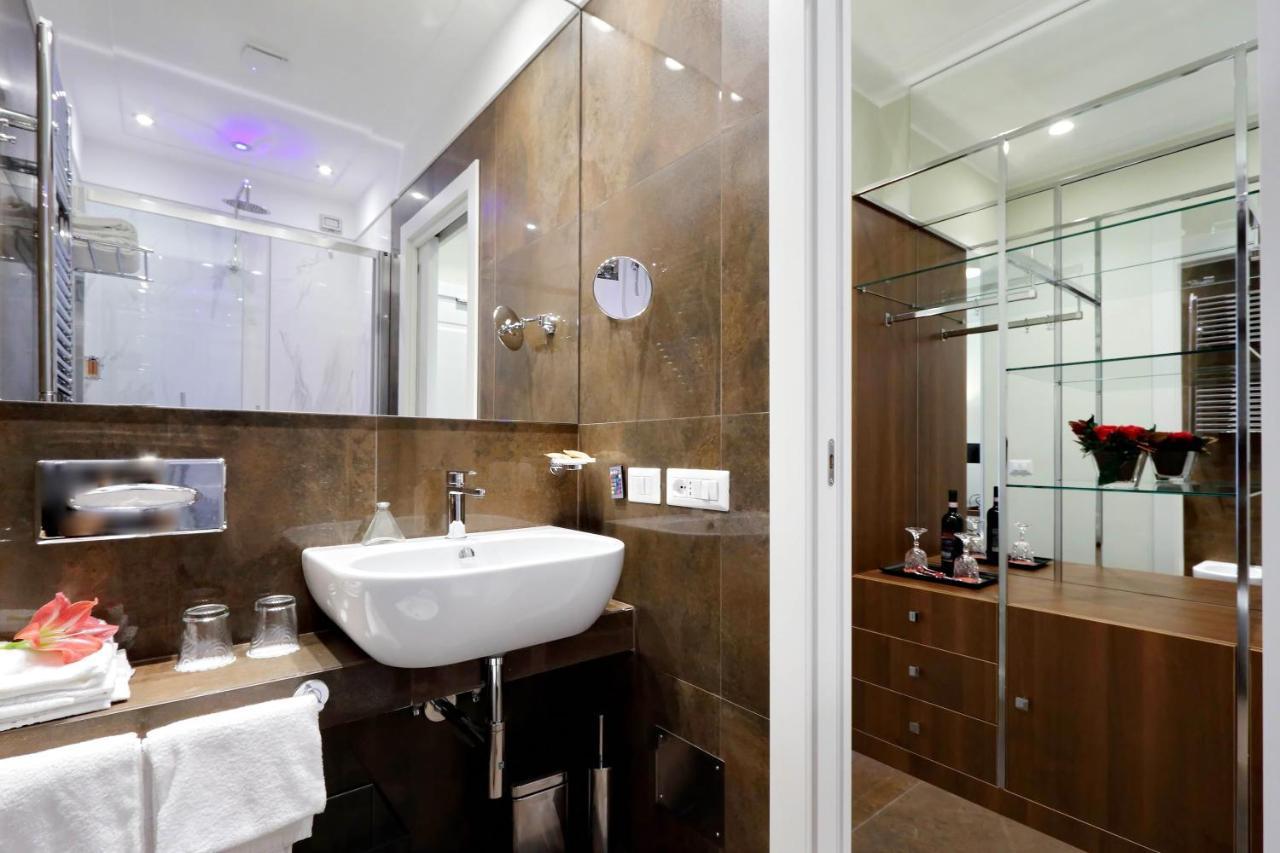 Deluxe Double or Twin Room City View