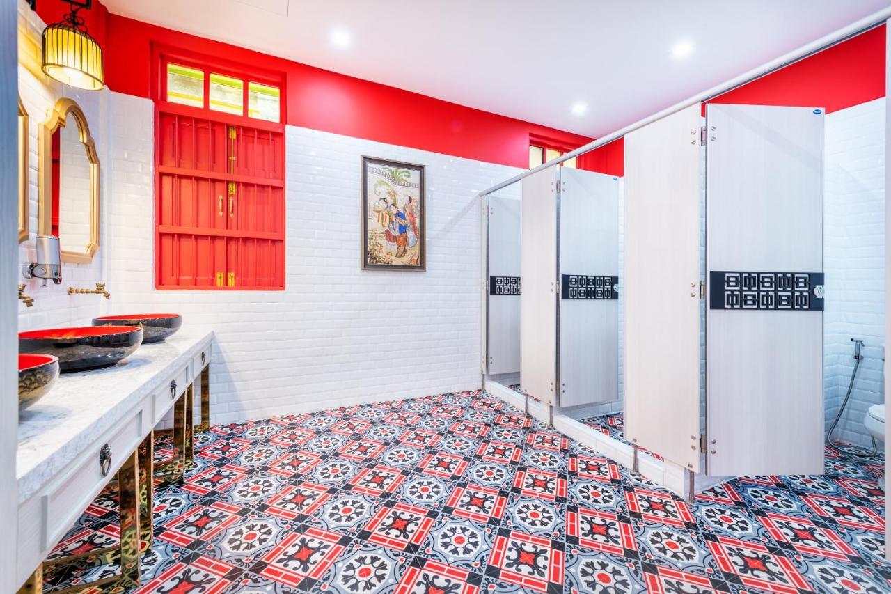 Twin Room with Shared Bathroom