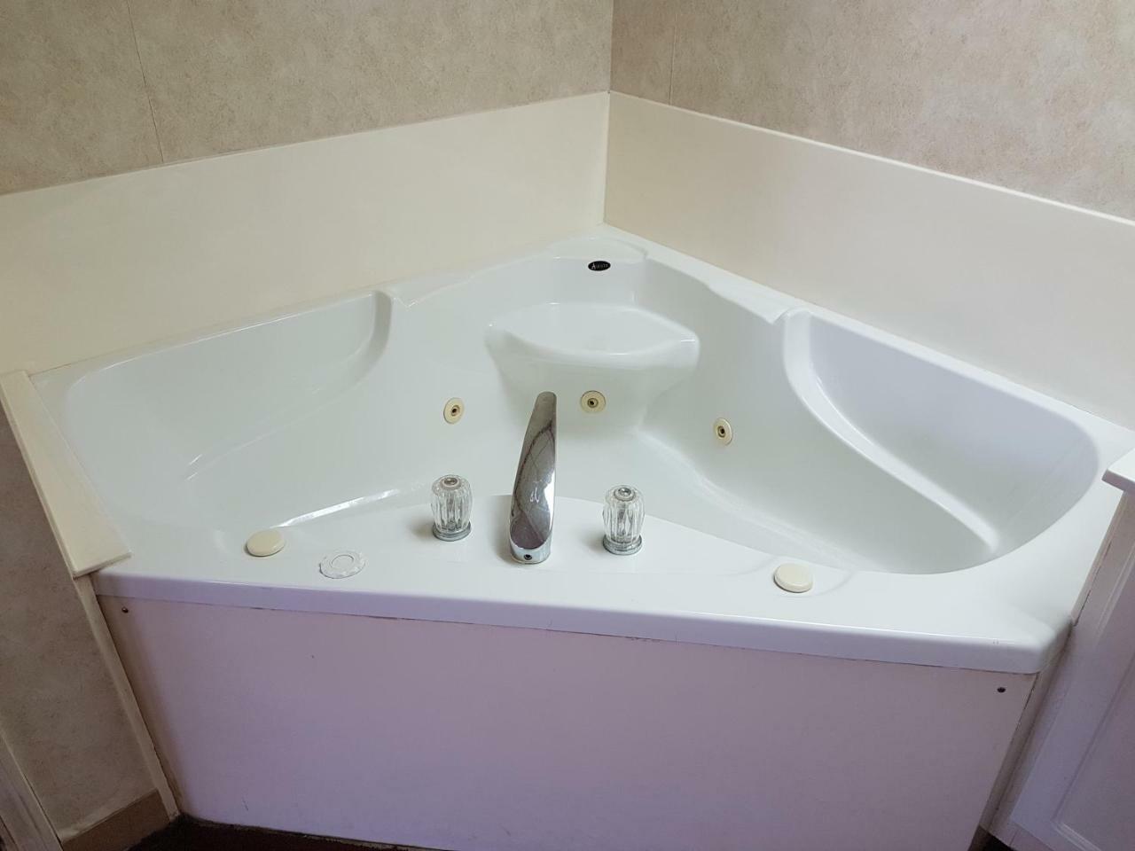 King Room with Spa Bath