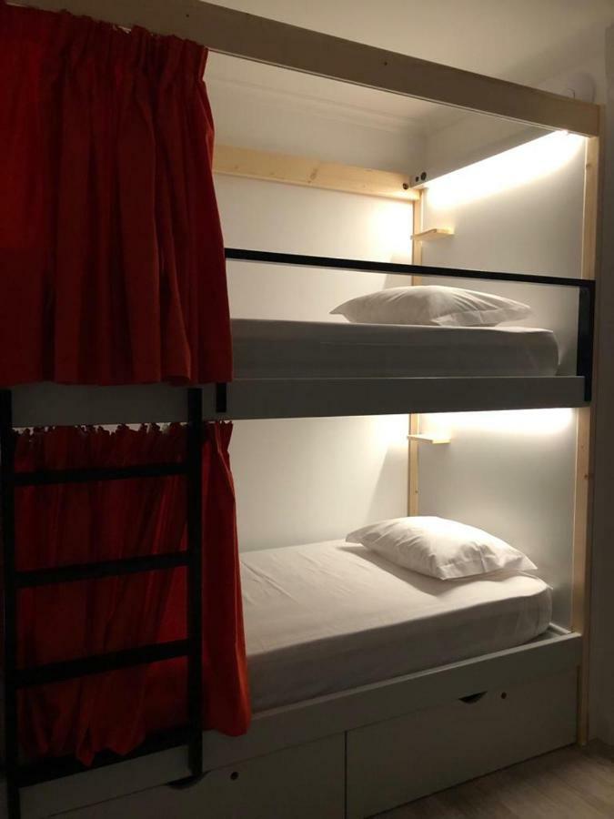 Bed 6-Bed Female Dormitory Room