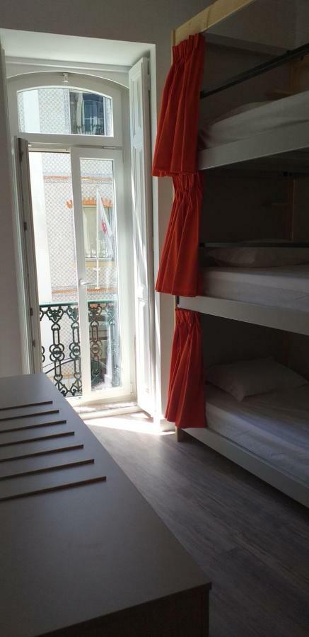 Bed 6-Bed Female Dormitory Room