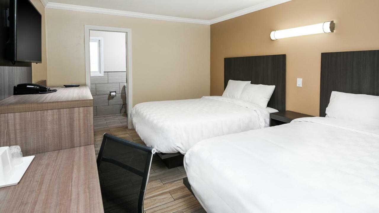 Two-Bedroom Suite,805149360:JPEG