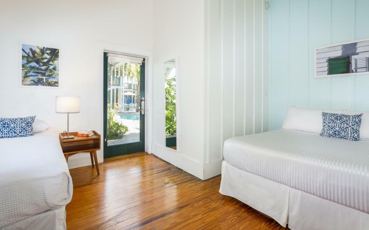 Cabana Queen Room with Twin Bed