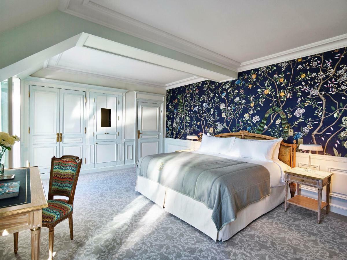 Executive room Eiffel view balcony