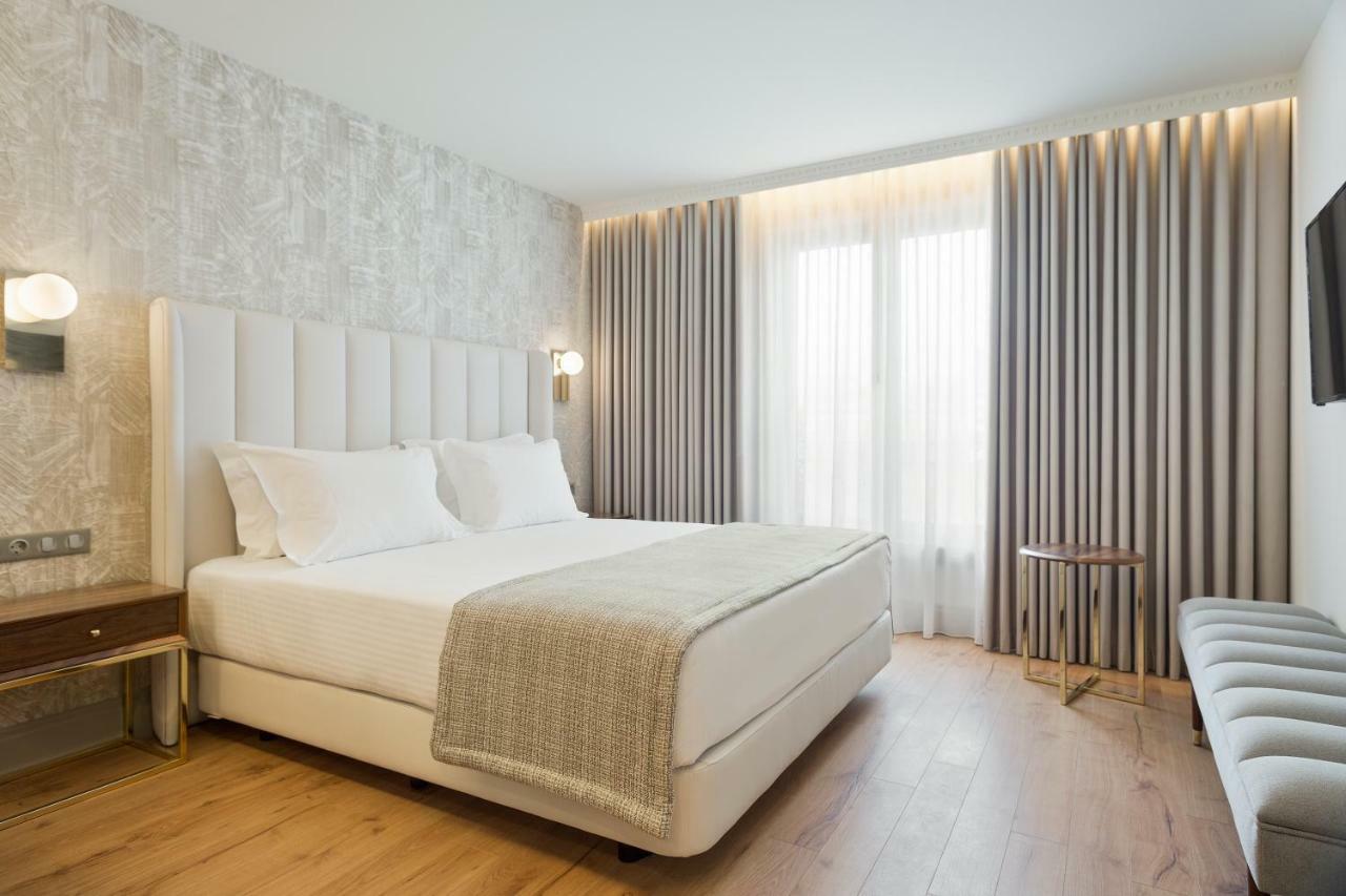 Standard Double Room,813842999:JPEG