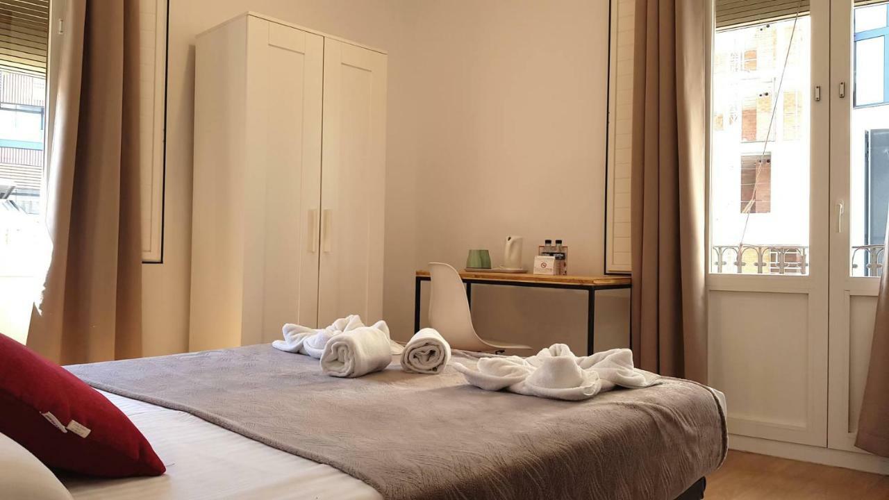 Double Room with Private Bathroom,817890965:JPEG