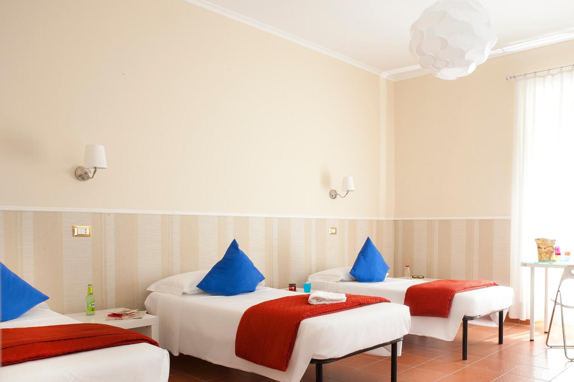 Basic Triple Room with Shared Bathroom