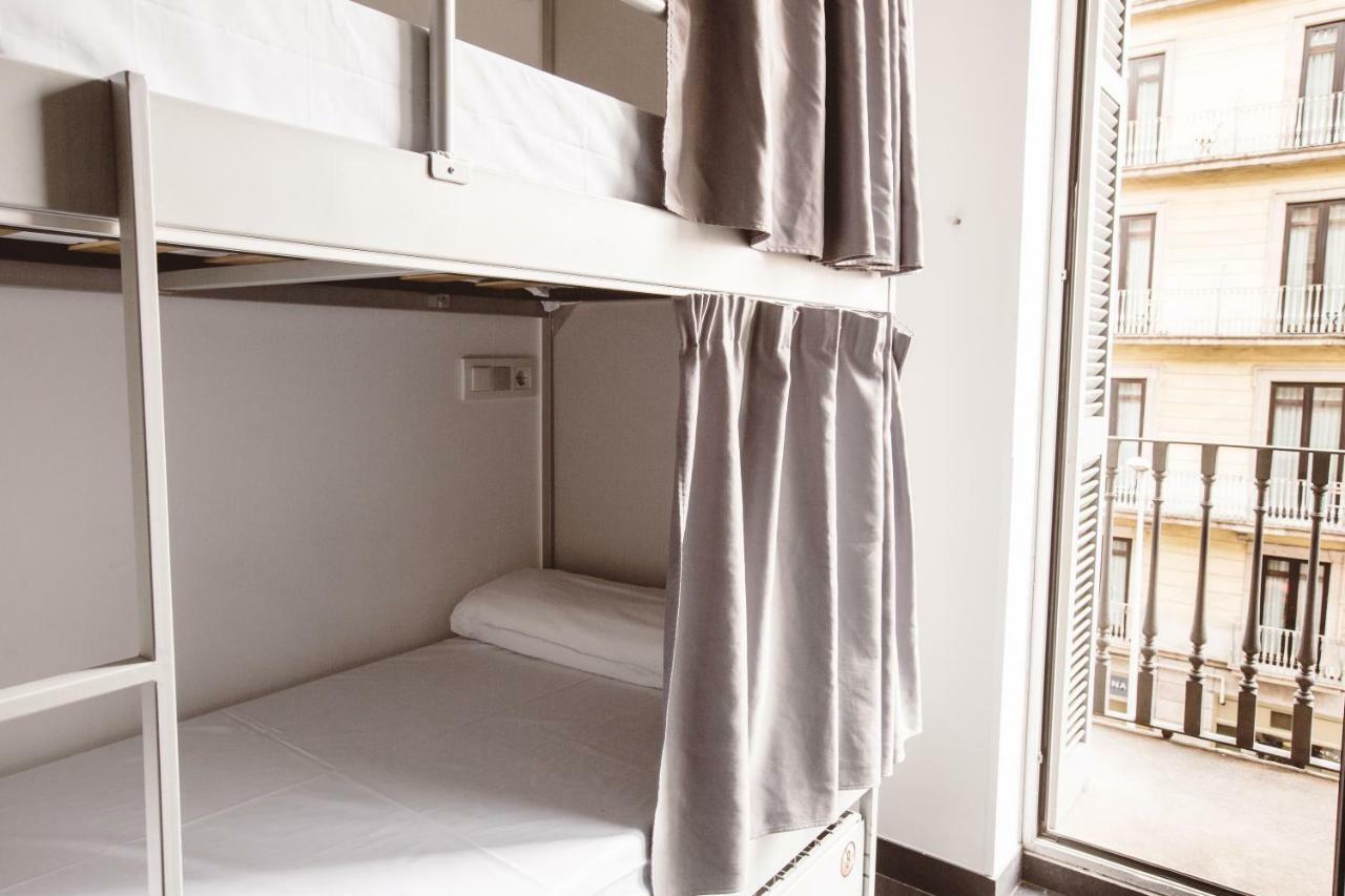 Bed 8-Bed Dormitory Room