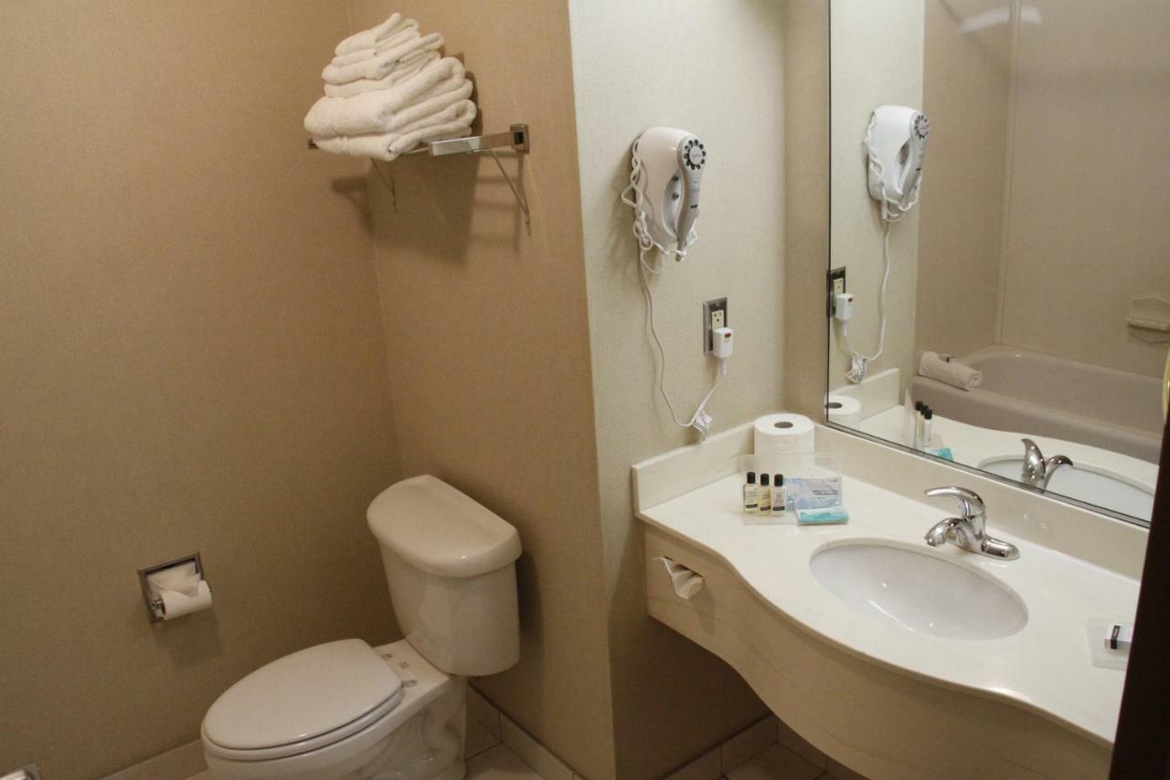 King Suite,831148313:JPEG