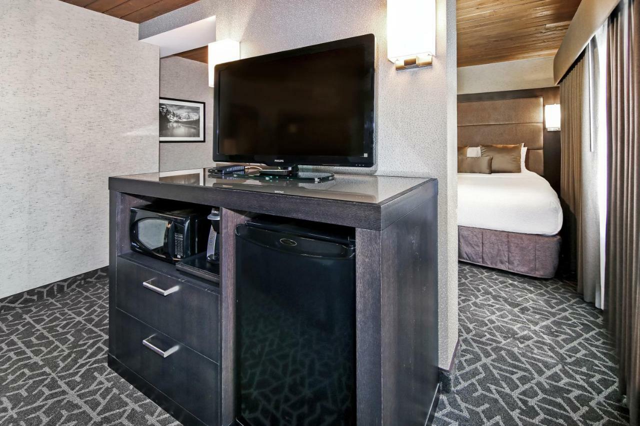 Double Queen Room with Sofa Bed - Non-Smoking