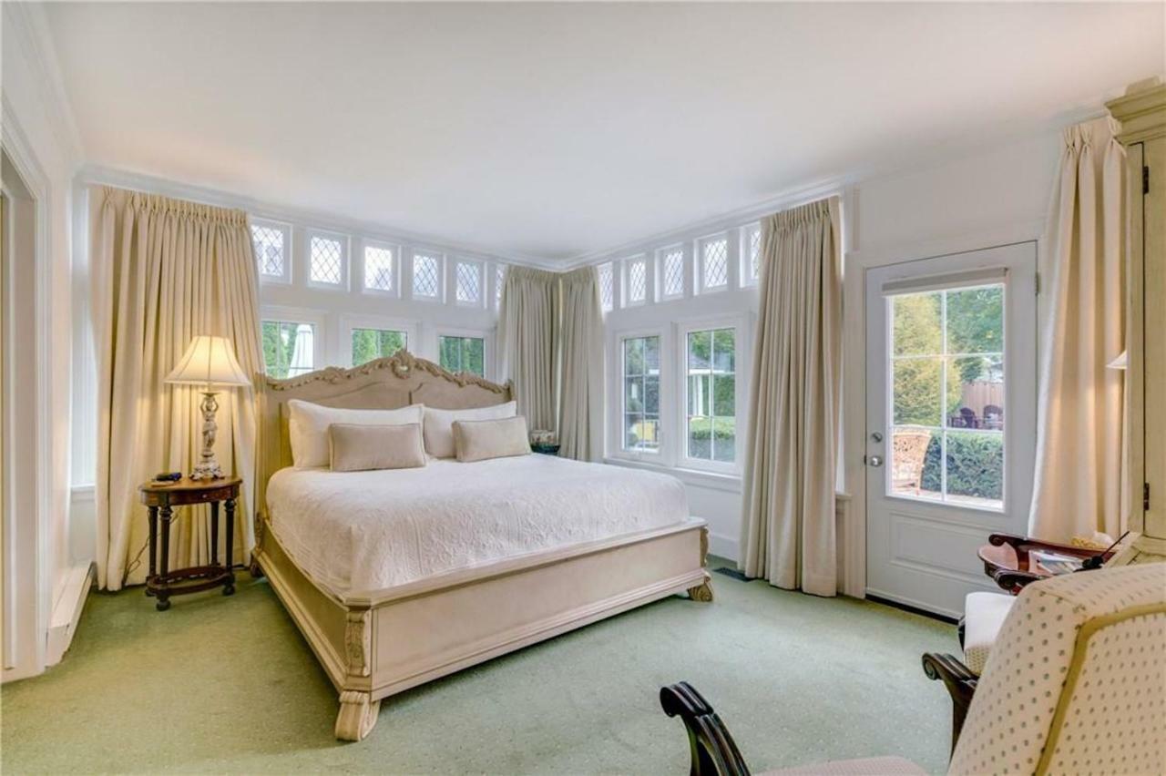 Olivia King Suite