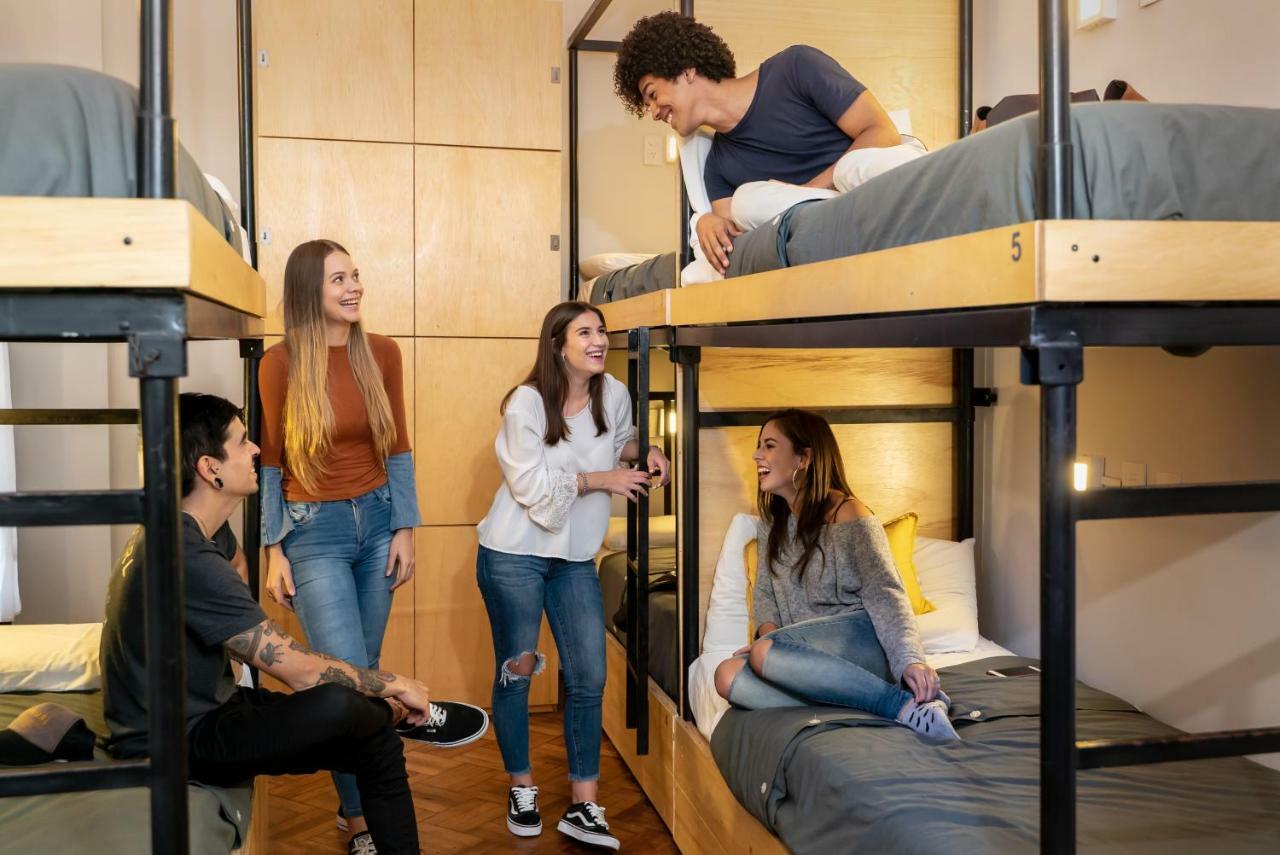 Single Bed in Mixed Dormitory Room
