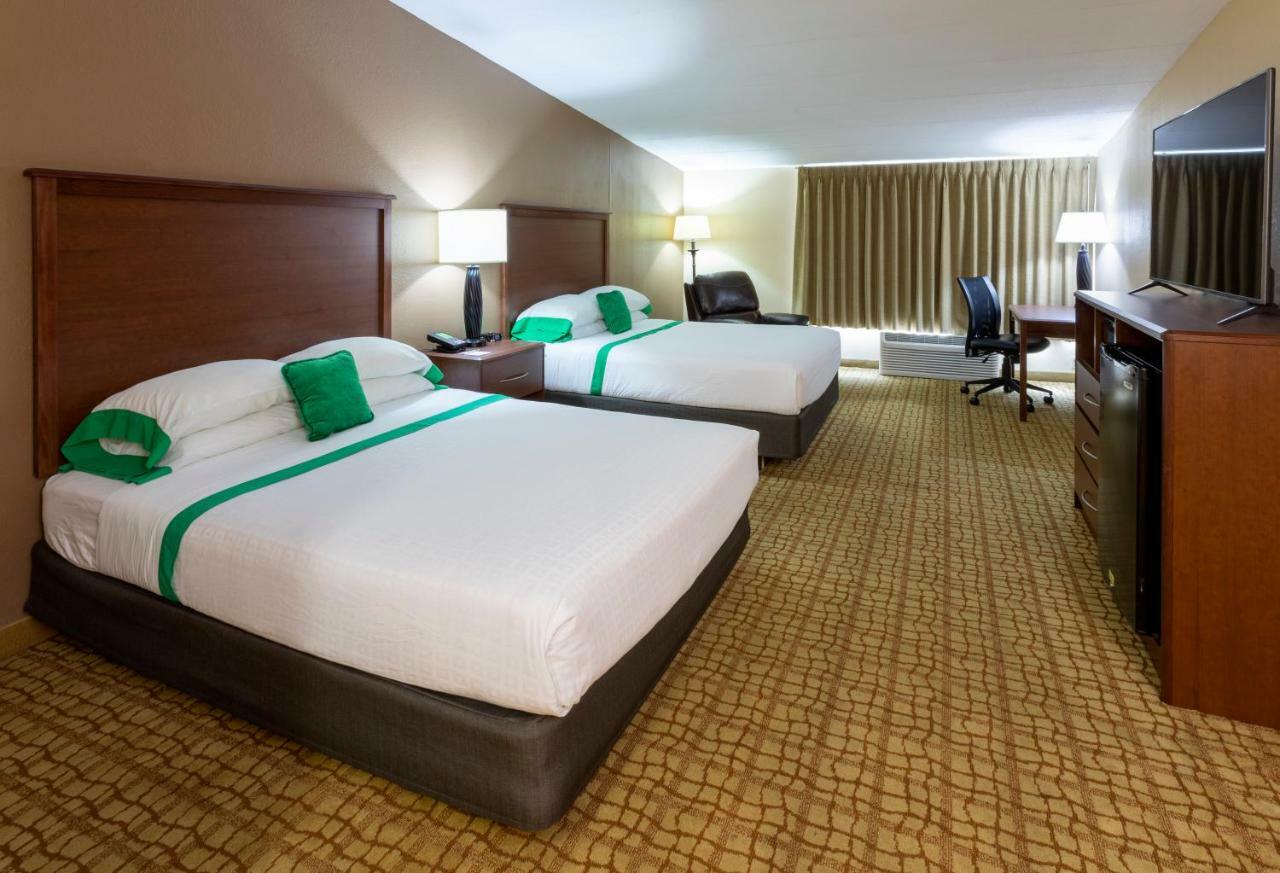 Executive 2 Queen Beds