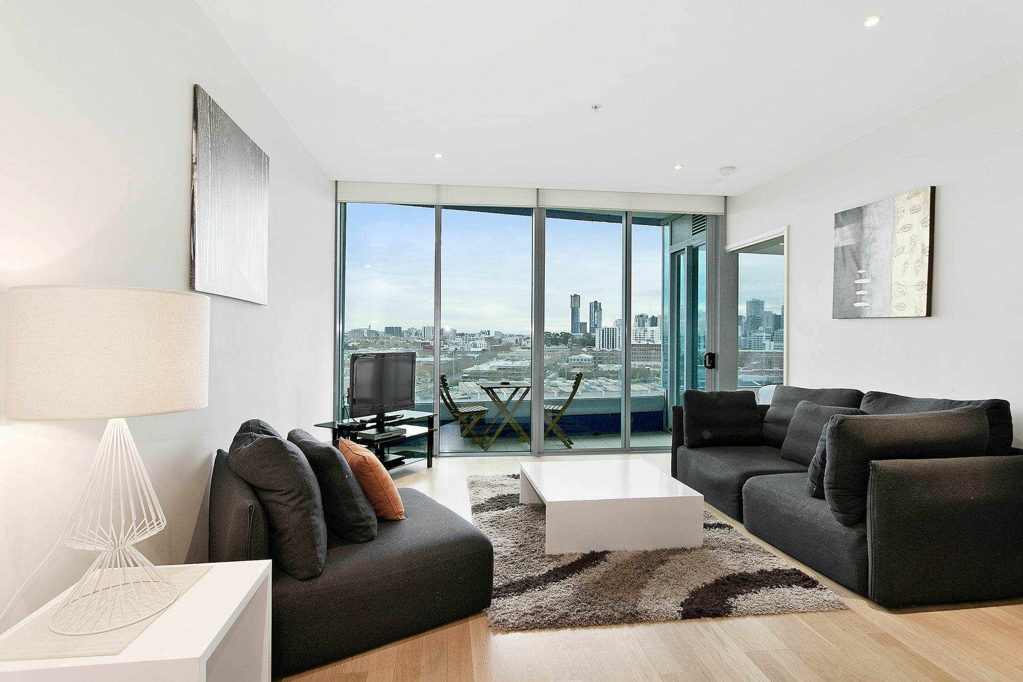One-Bedroom Apartment with City View