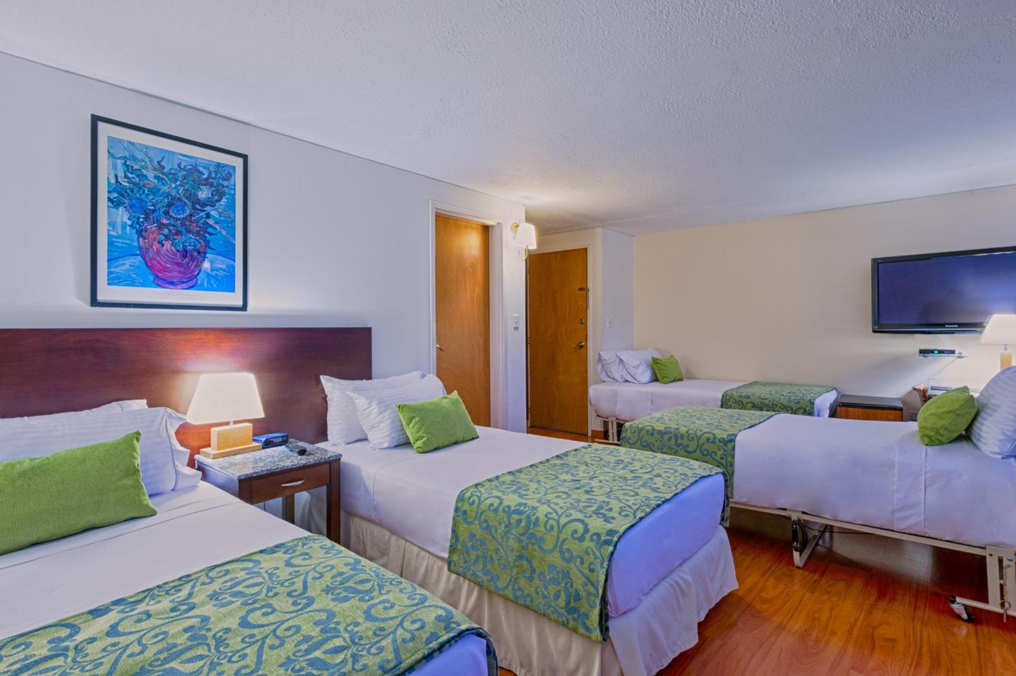 Standard Quadruple Room