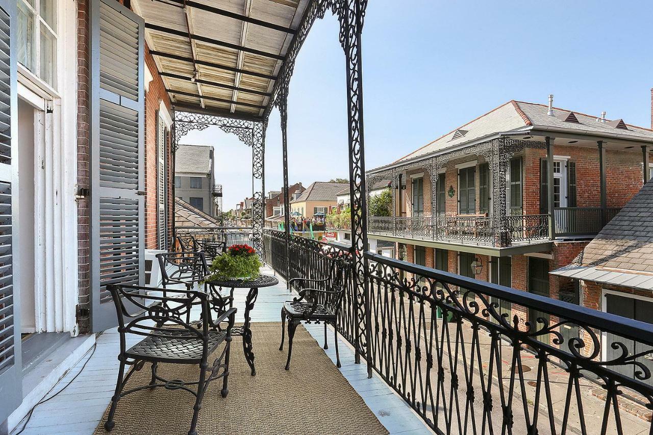 Studio with Balcony