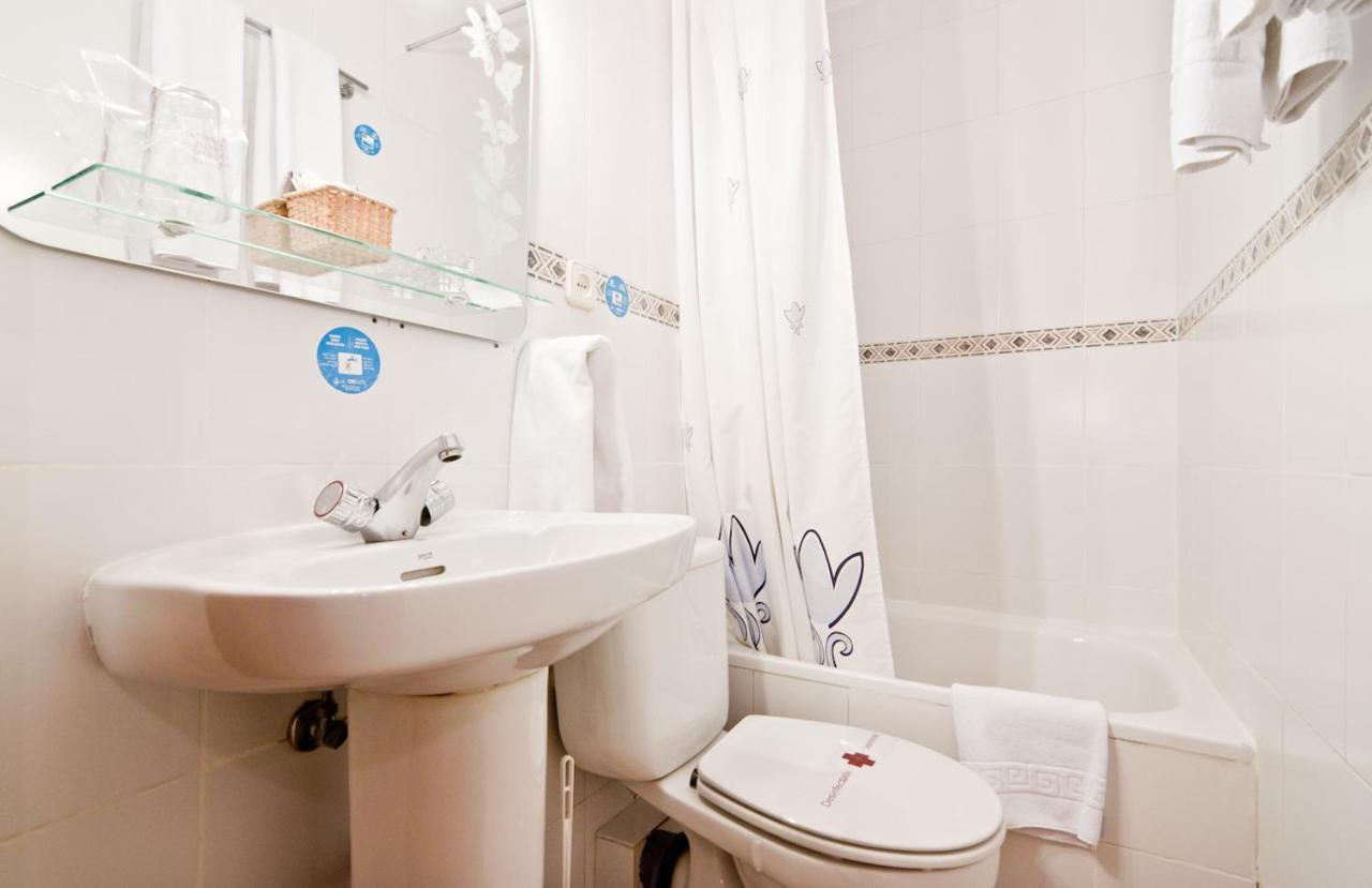 Basic Triple Room