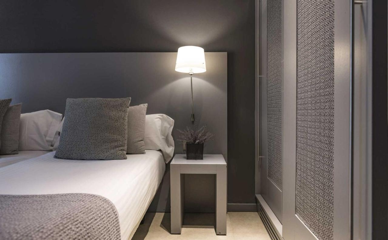 Classic Double or Twin Room with City View