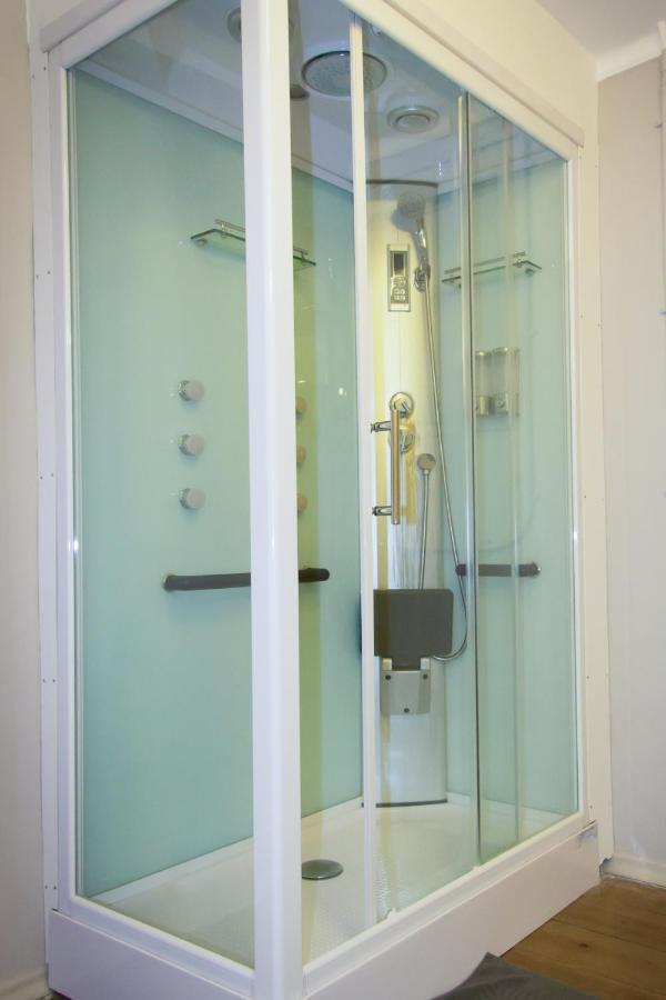 Triple Room Private Bathroom