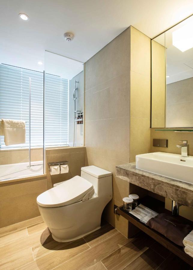 Corner Twin Room