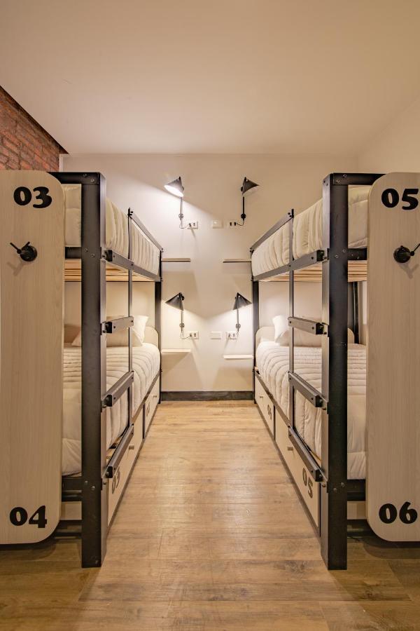 Single Bed 6-Bed Dormitory Room