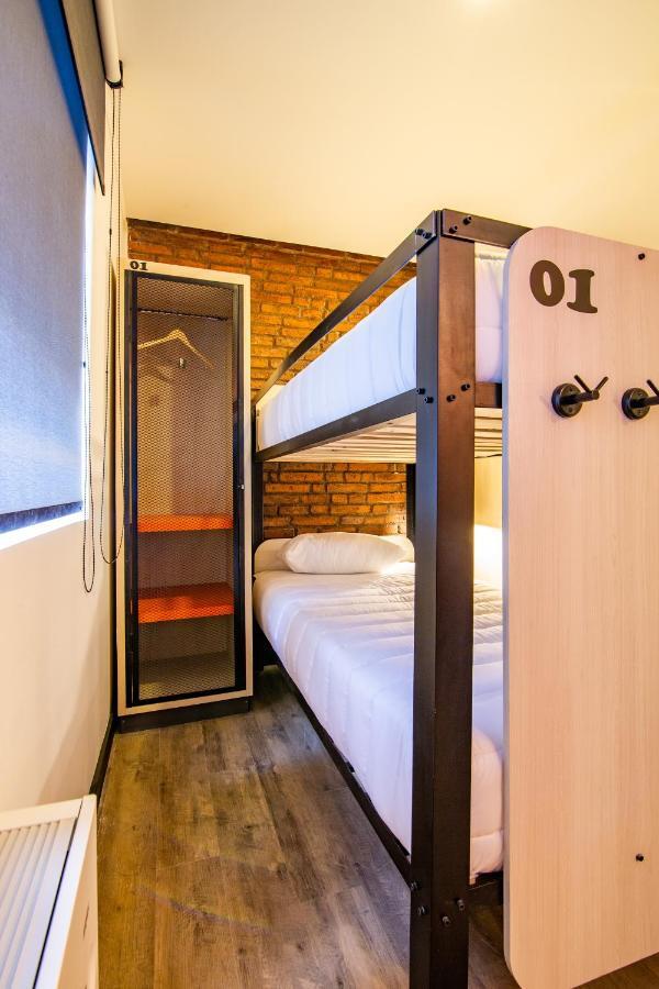 Single Bed 6-Bed Dormitory Room