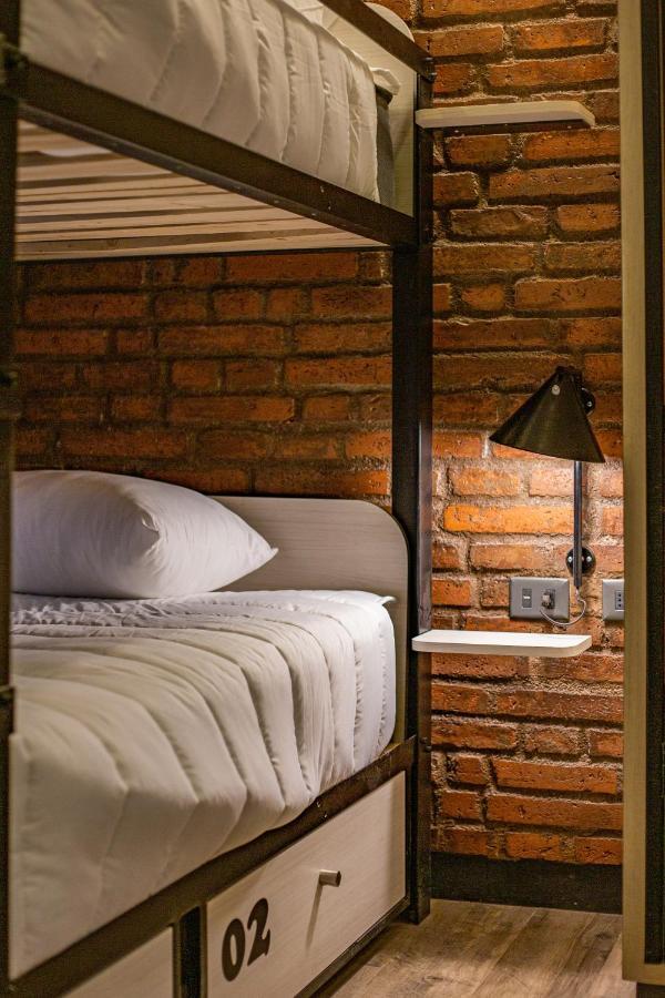 Single Bed 6-Bed Dormitory Room