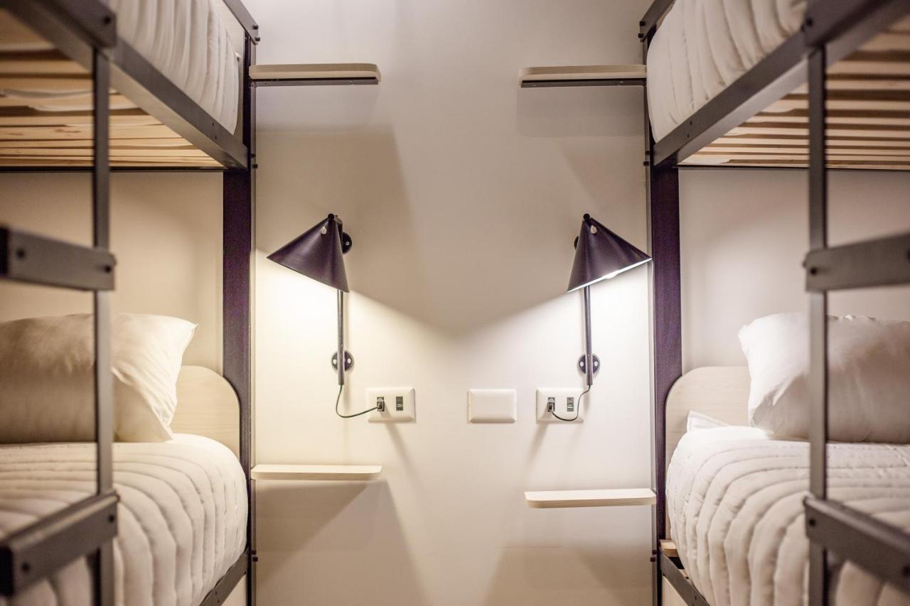 Single Bed 6-Bed Dormitory Room