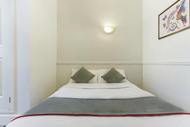 Standard Single Room,945826027:JPEG