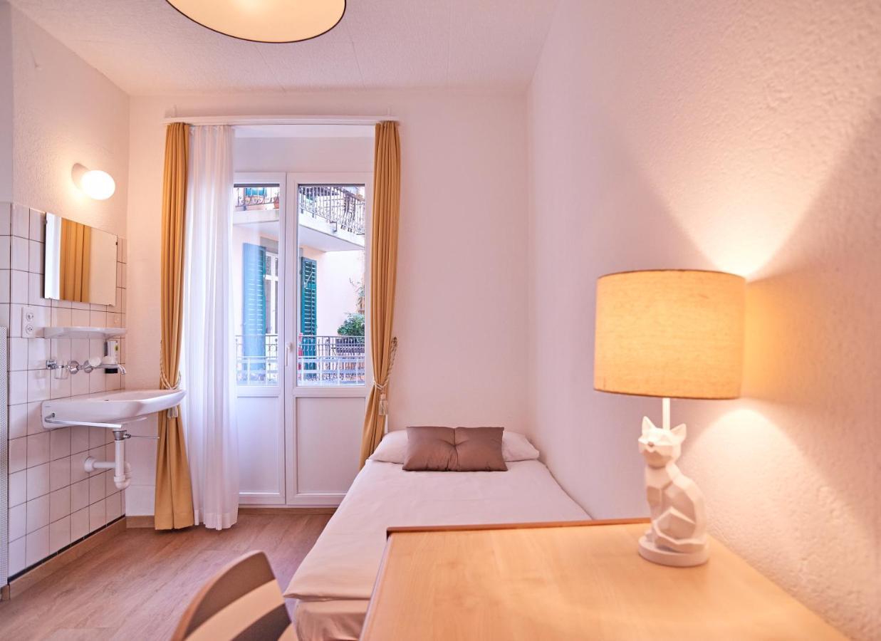 Single Room with Shared Bathroom