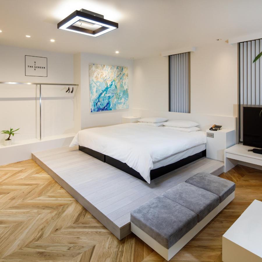 Semi Suite